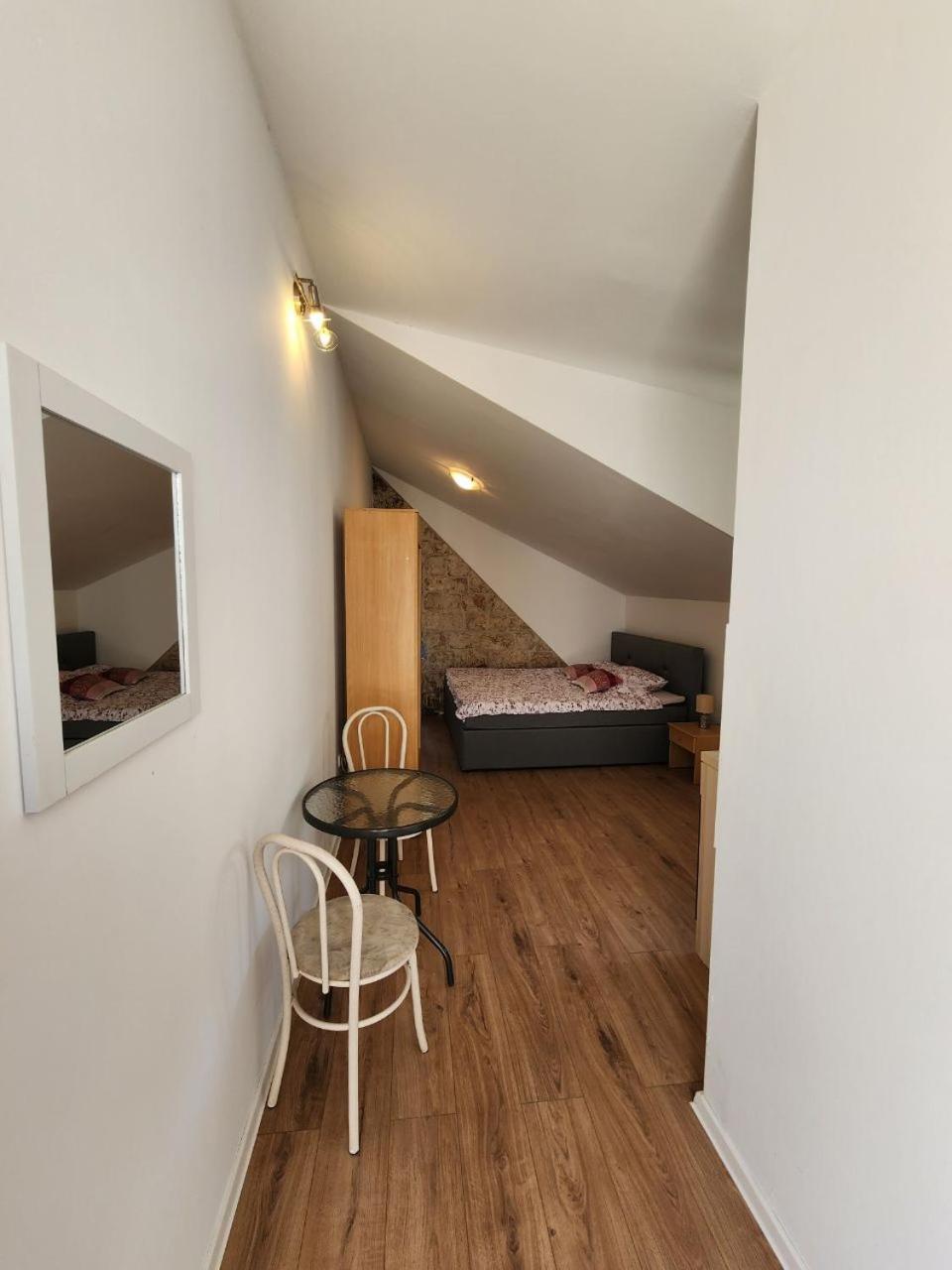 Apartmani Sole ヴィス エクステリア 写真