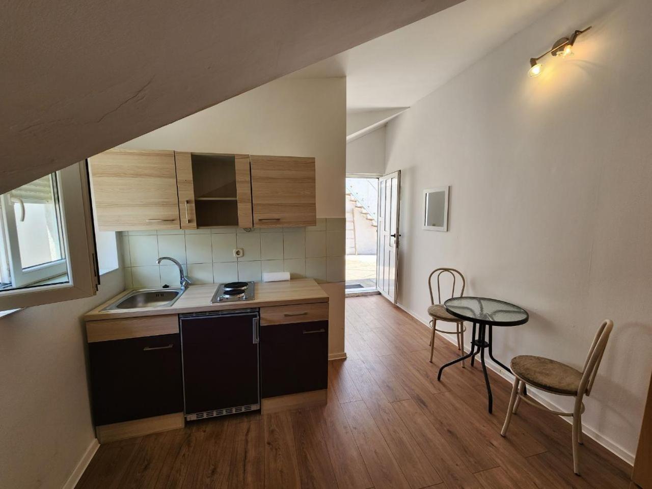 Apartmani Sole ヴィス エクステリア 写真